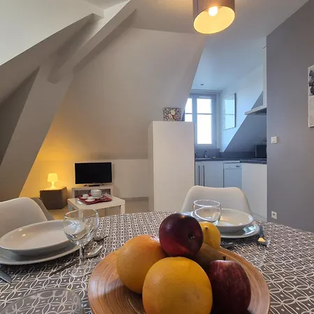 Bord De Avec Piscine Apartment *